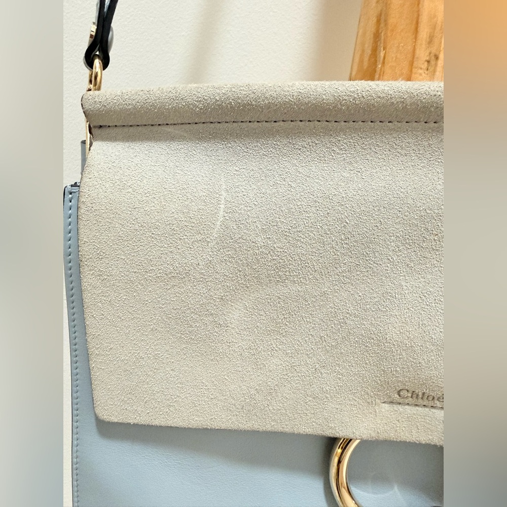 CHLOE Calfskin Suede Medium Faye
Shoulder Bag Airy Grey blue - Picture 4 of 16